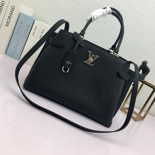Louis Vuitton Luxury Bags 2047