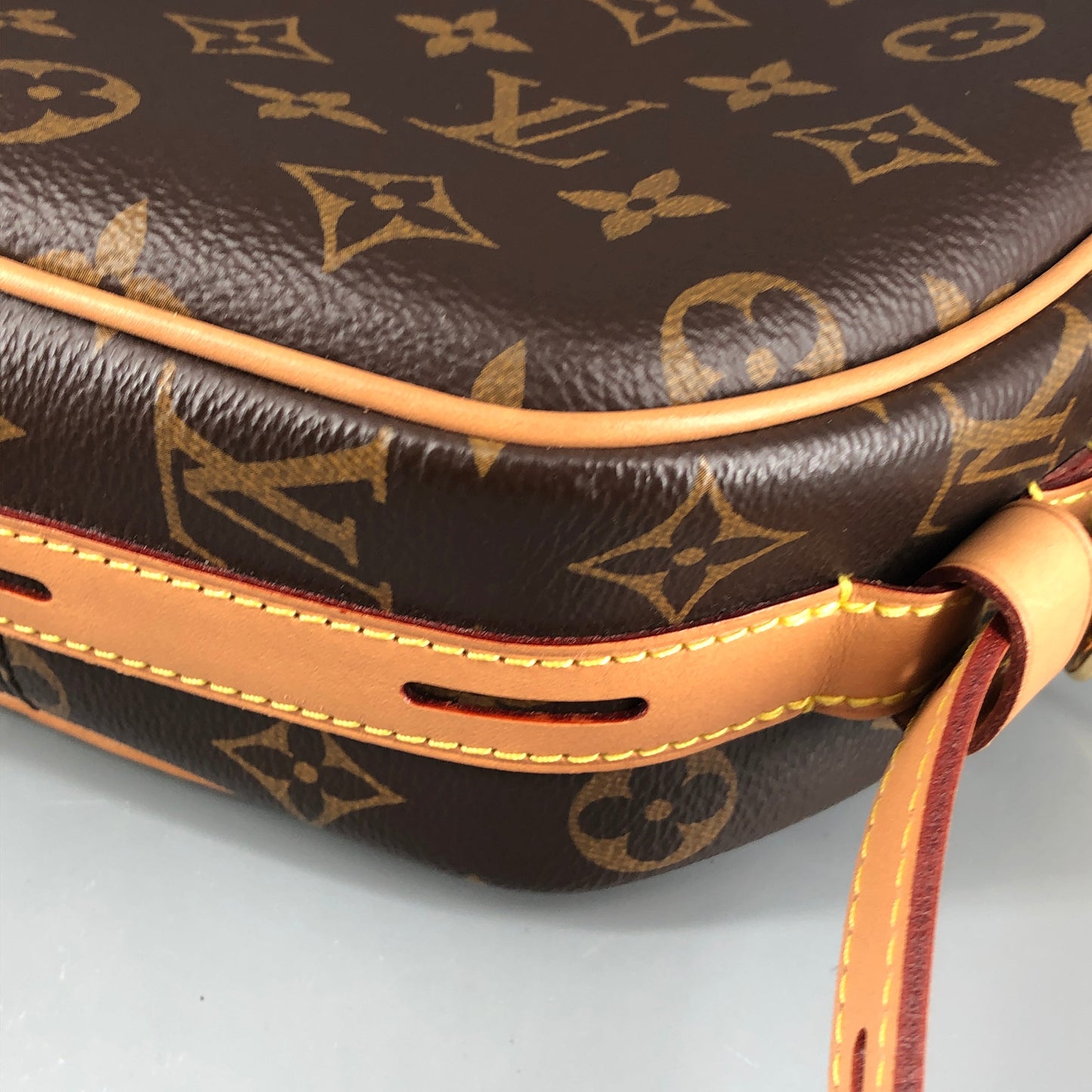 Louis Vuitton Monogram Canvas Boite Chapeau Souple Medium Round Crossbody Bag Brown