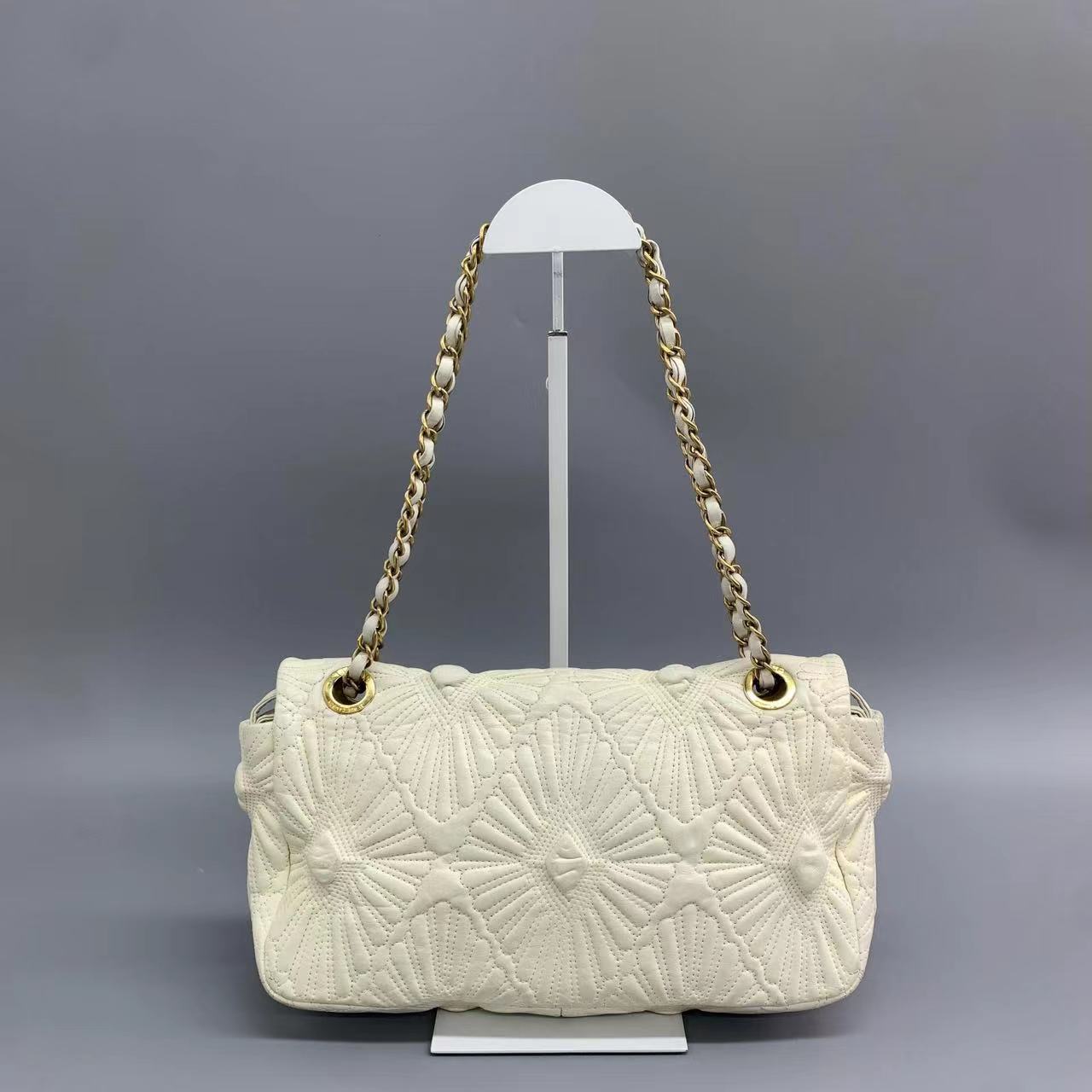 Chanel Paris-Venice Ca DÃ¢ÂÂOro Flap Bag Seashell 3D Embroidered Flap Bag 2009 Large Off White