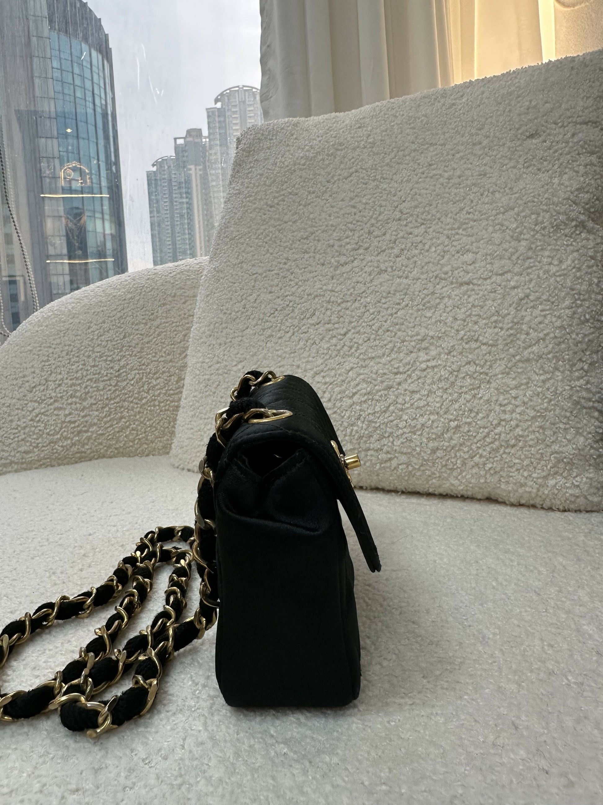 Chanel Chanel 19 Shoulder Bag - Rovelle Bags