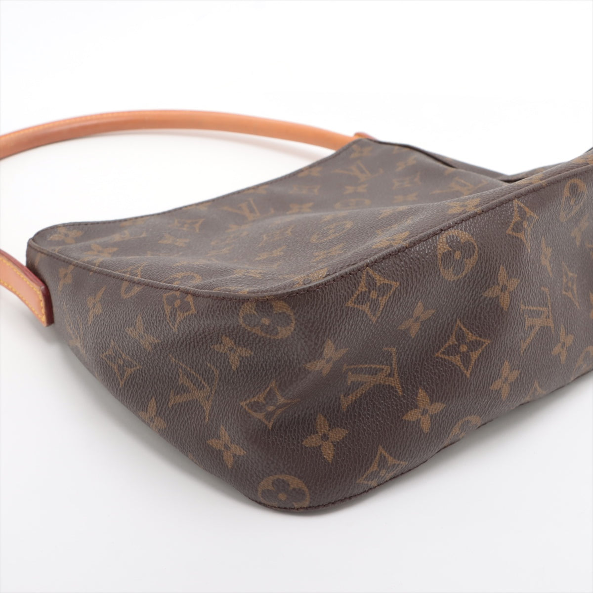 LOUIS VUITTON Looping MM Shoulder Bag in Monogram M51146