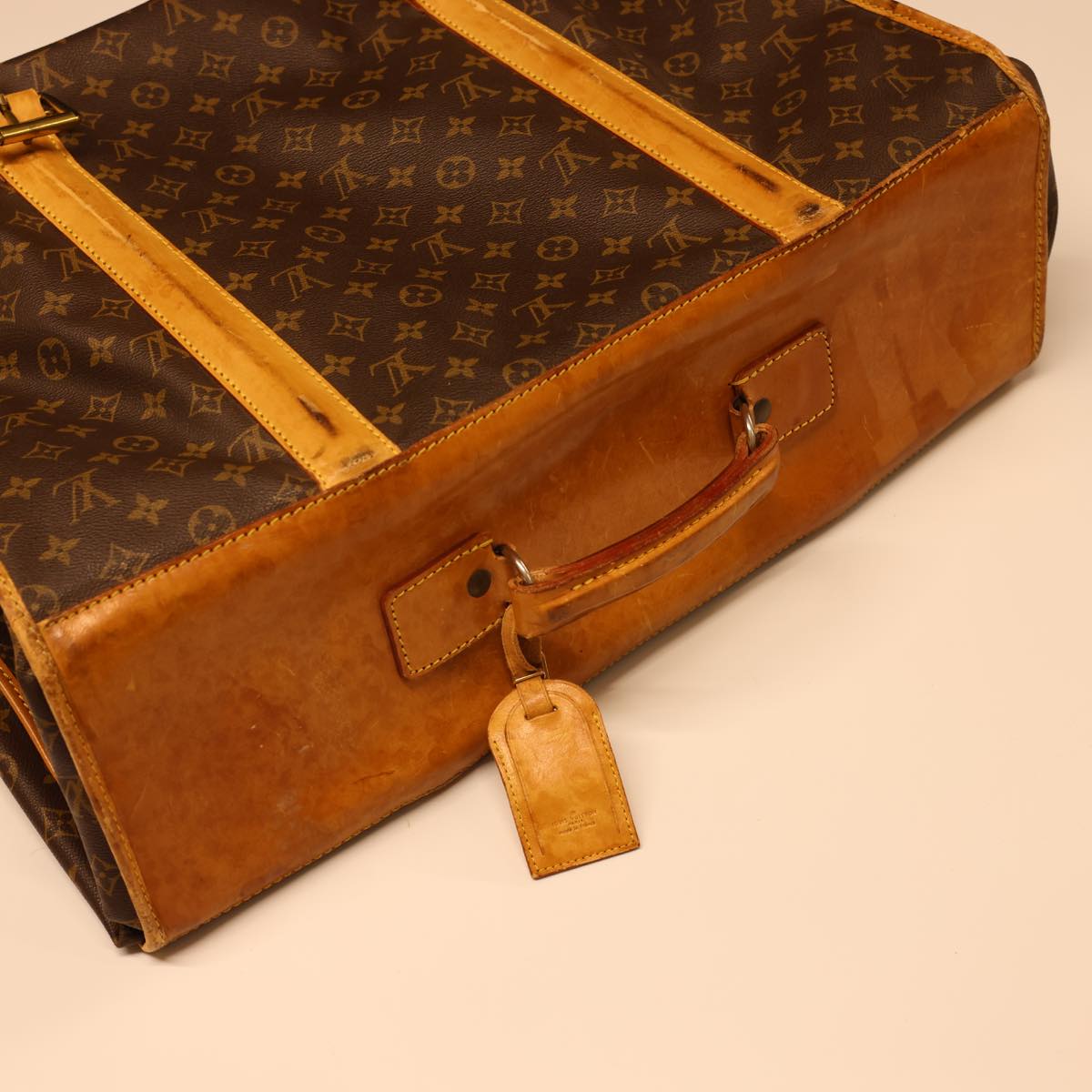 LOUIS VUITTON Monogram Suter Garment Cover M23522 LV 40230