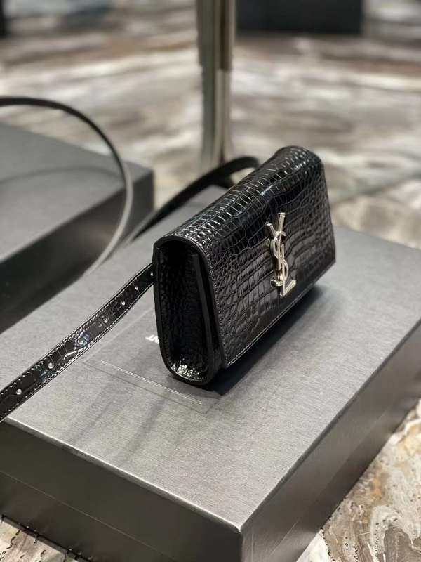 Yves Saint Laurent Weekend Modern Handbag