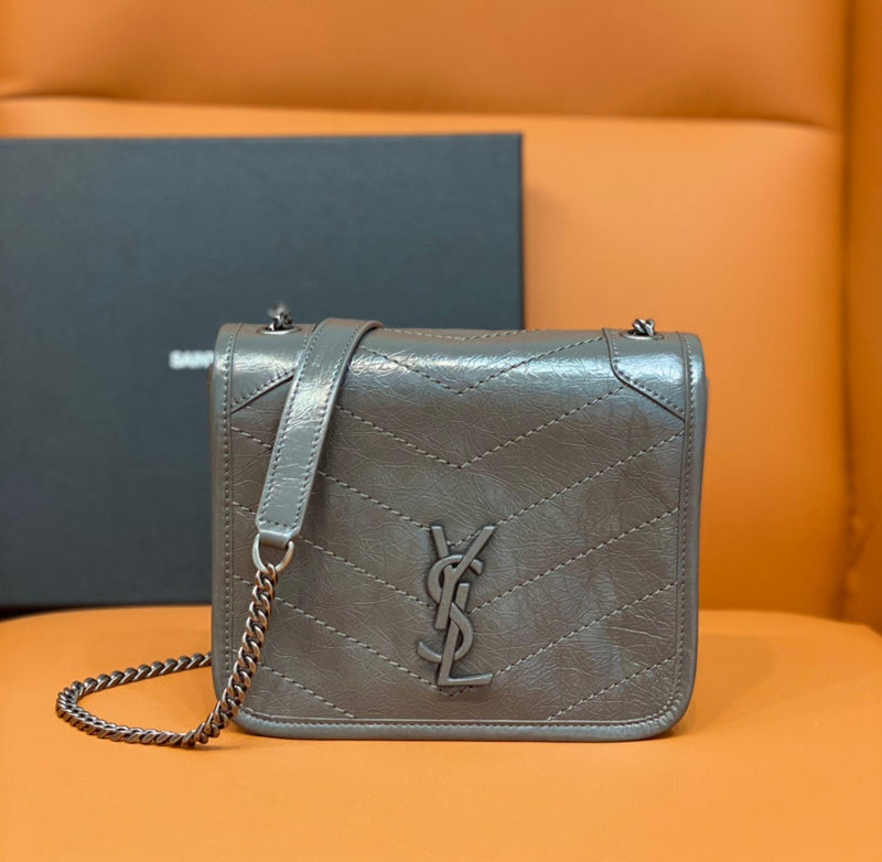 Yves Saint Laurent Day Signature Handbag