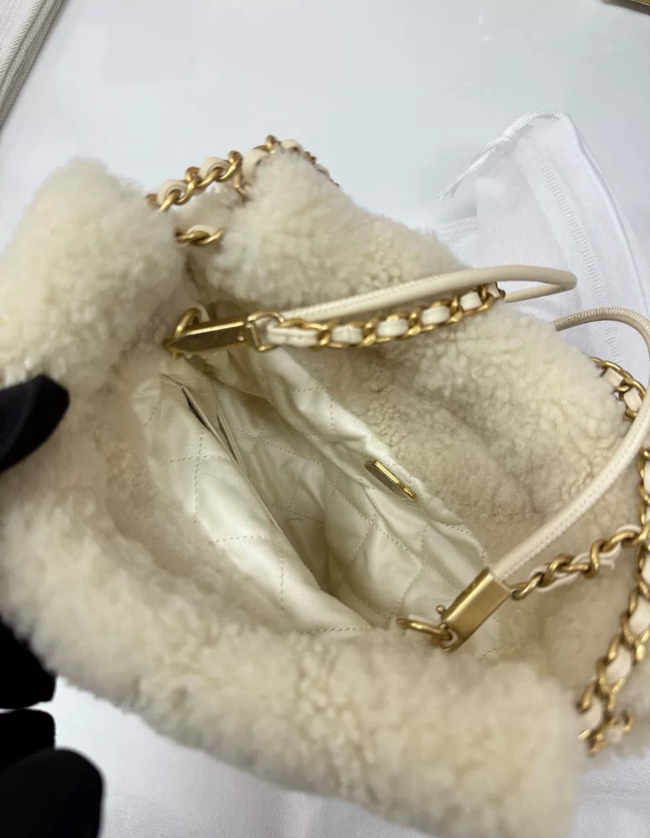 Chanel Chanel 22 Shoulder Bag - Rovelle Bags