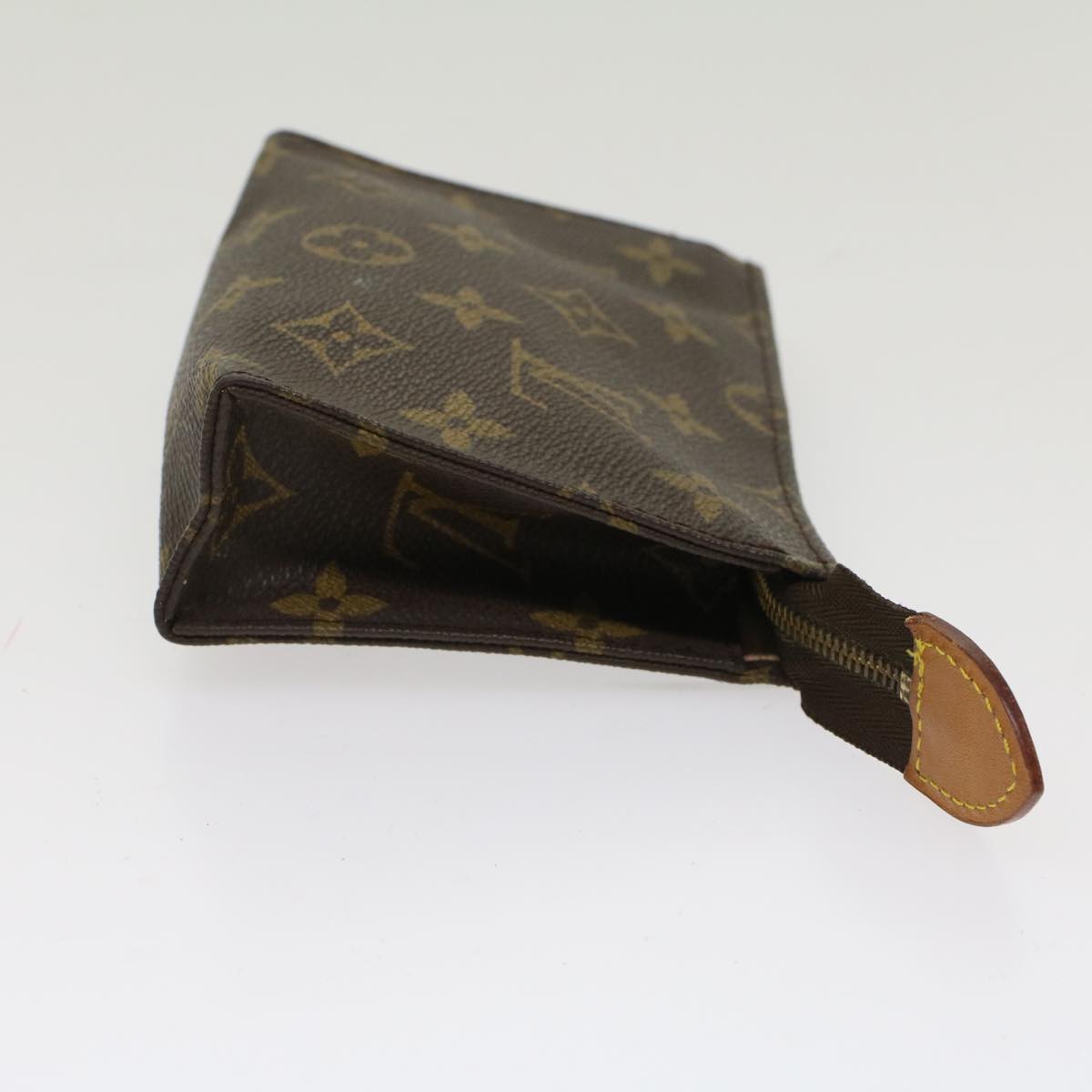 LOUIS VUITTON Monogram Poche Toilette 15 Pouch M47546 LV 48699