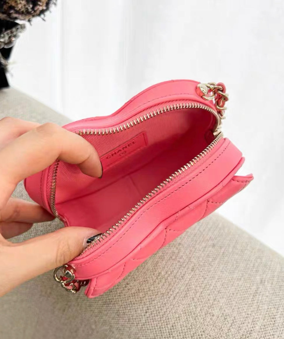 Chanel Chanel 22 Shoulder Bag - Rovelle Bags