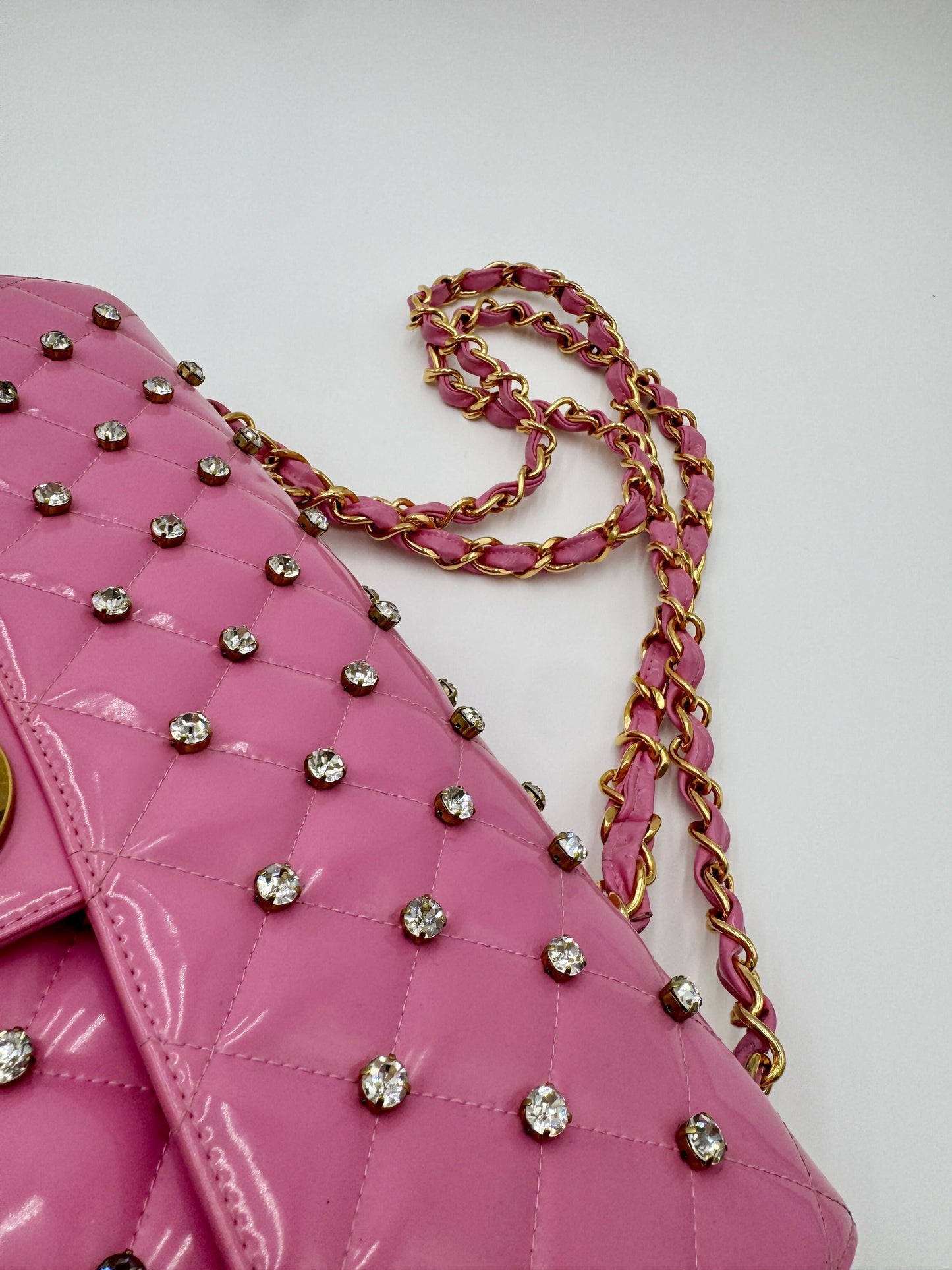 Chanel Chanel 19 Shoulder Bag - Rovelle Bags