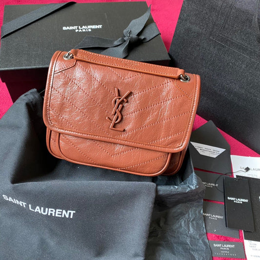 Yves Saint Laurent Editorial Polished Handbag