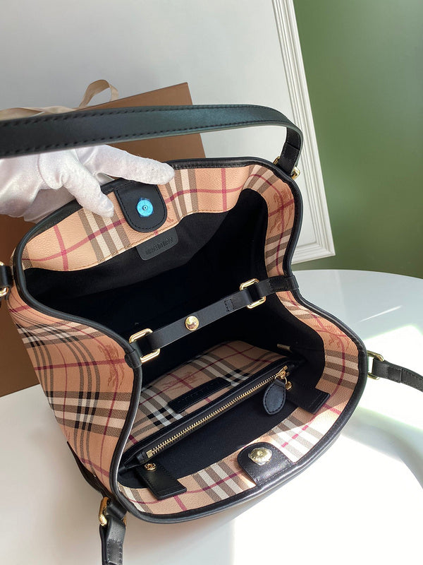 Burberry Bags Bags Clutch Bag - Rovelle Bags
