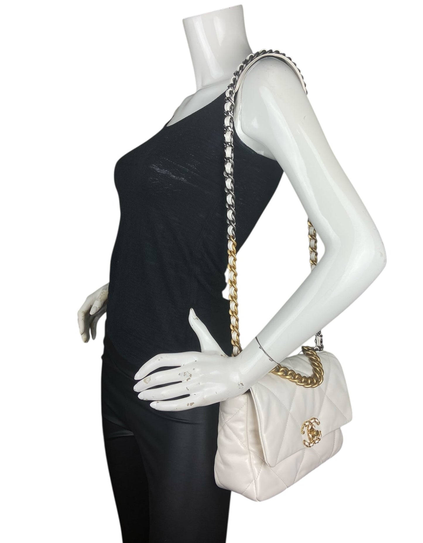 Chanel NWT White Lambskin Quilted Medium Handbag - Rovelle Bags