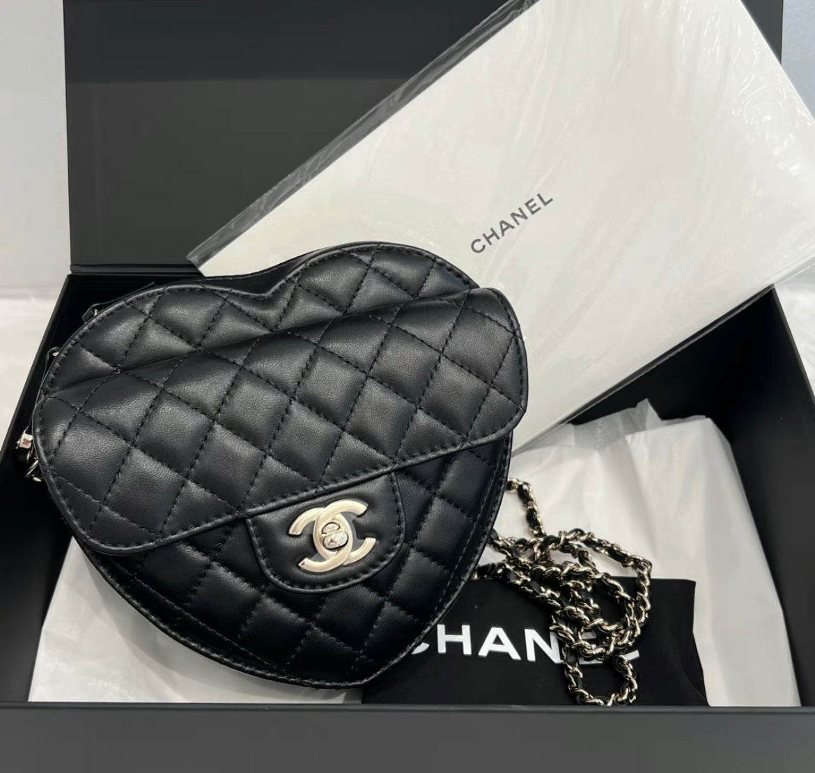 Chanel Heart Bag Ss22 Large Size In Black