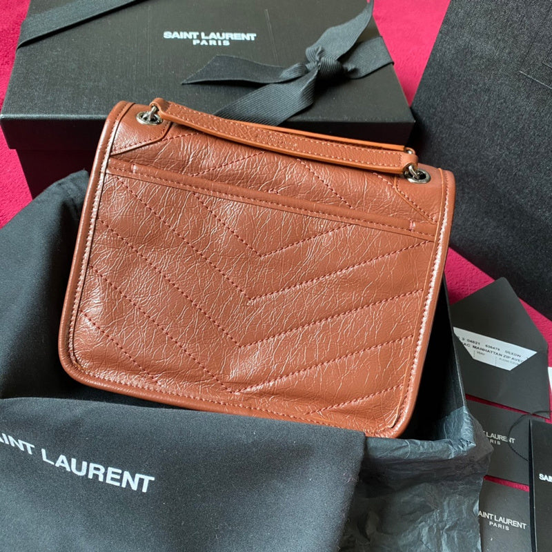 Yves Saint Laurent Editorial Polished Handbag