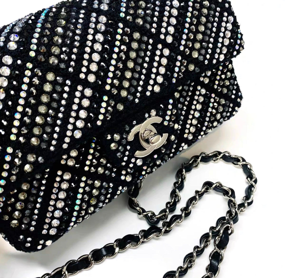 Chanel Chanel 22 Shoulder Bag - Rovelle Bags