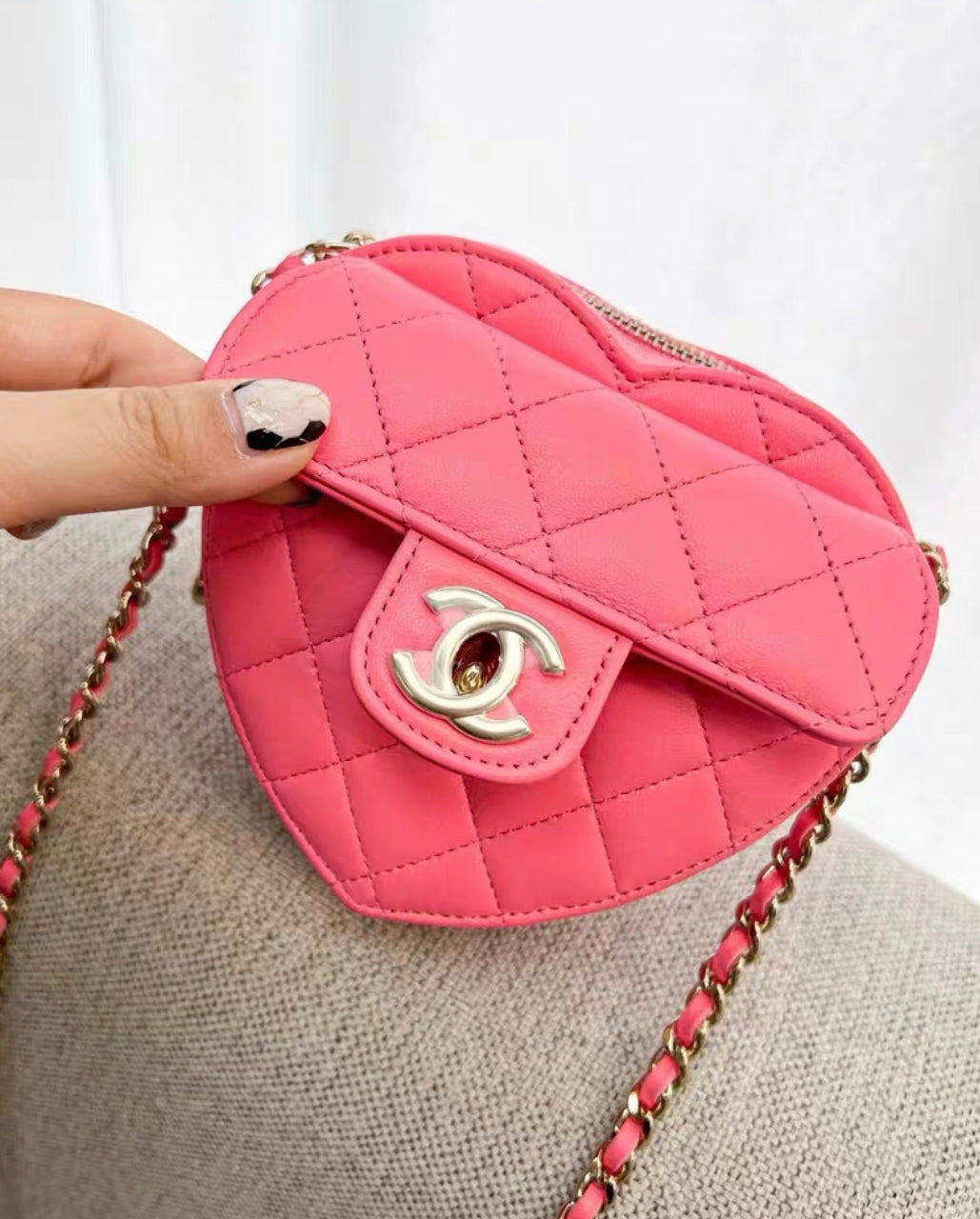 Chanel Chanel 22 Shoulder Bag - Rovelle Bags