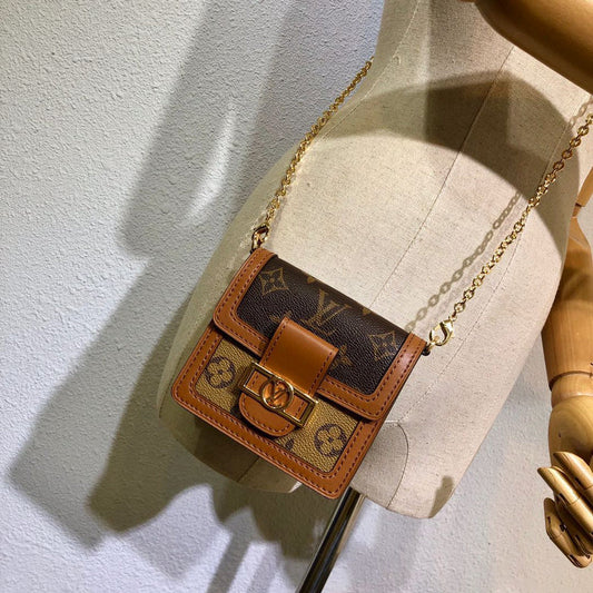 Louis Vuitton Luxury Bags 1881