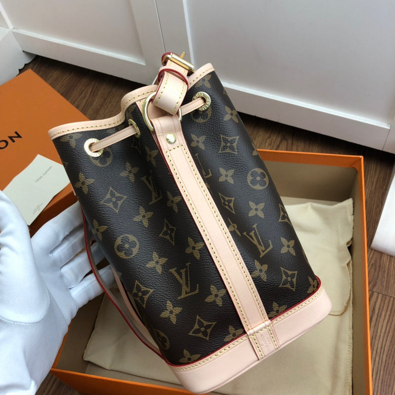 Louis Vuitton Luxury Bags 1982