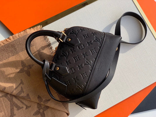 Louis Vuitton Luxury Bags 1766