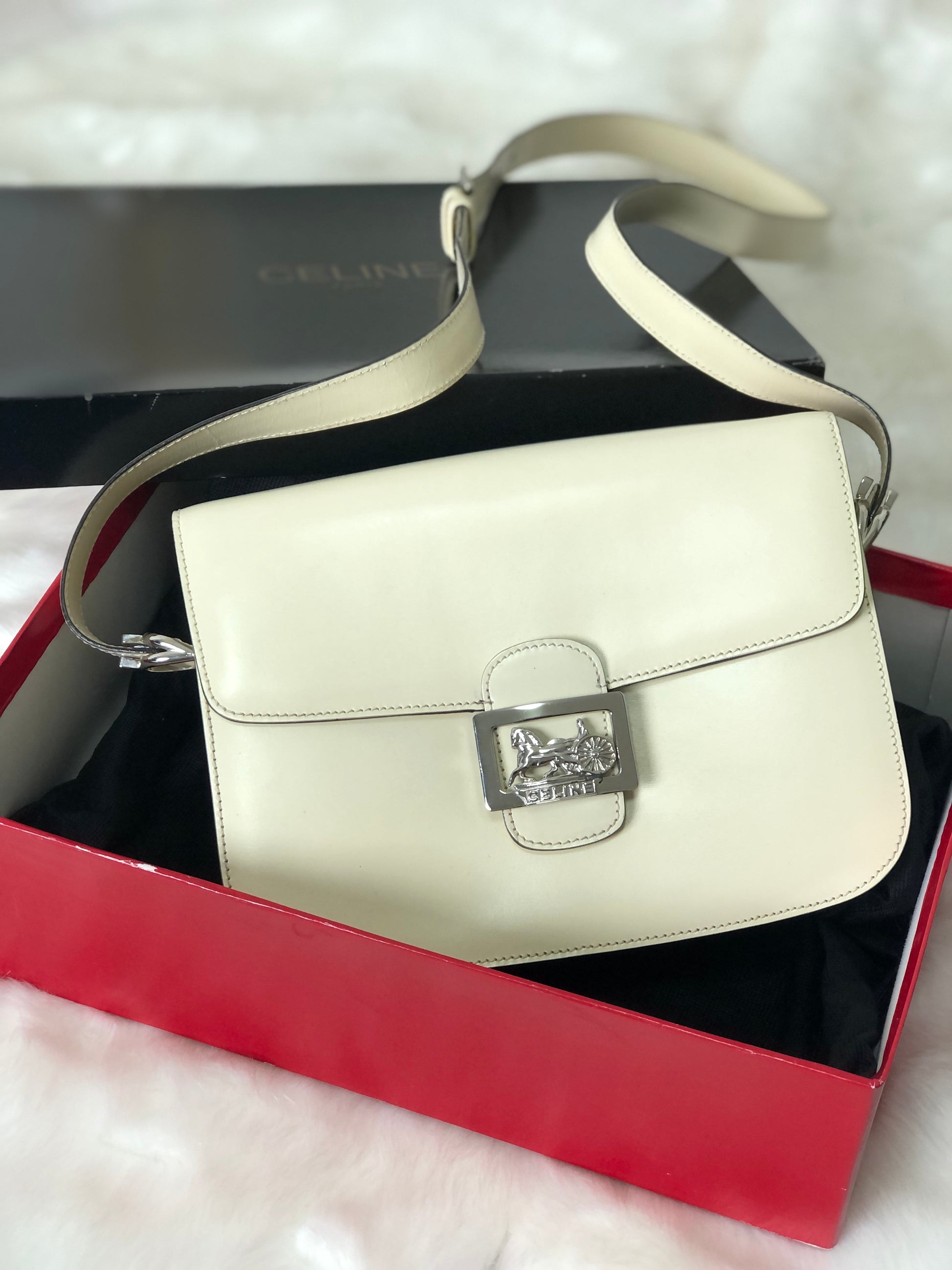 CELINE Horse Carriage Leather Crossbody Shoulder bag White xndfdh