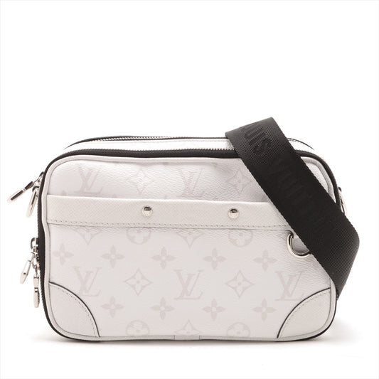 Louis Vuitton Outdoor Messenger PM M31069