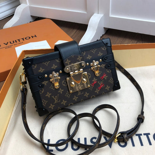 Louis Vuitton Luxury Bags 1945