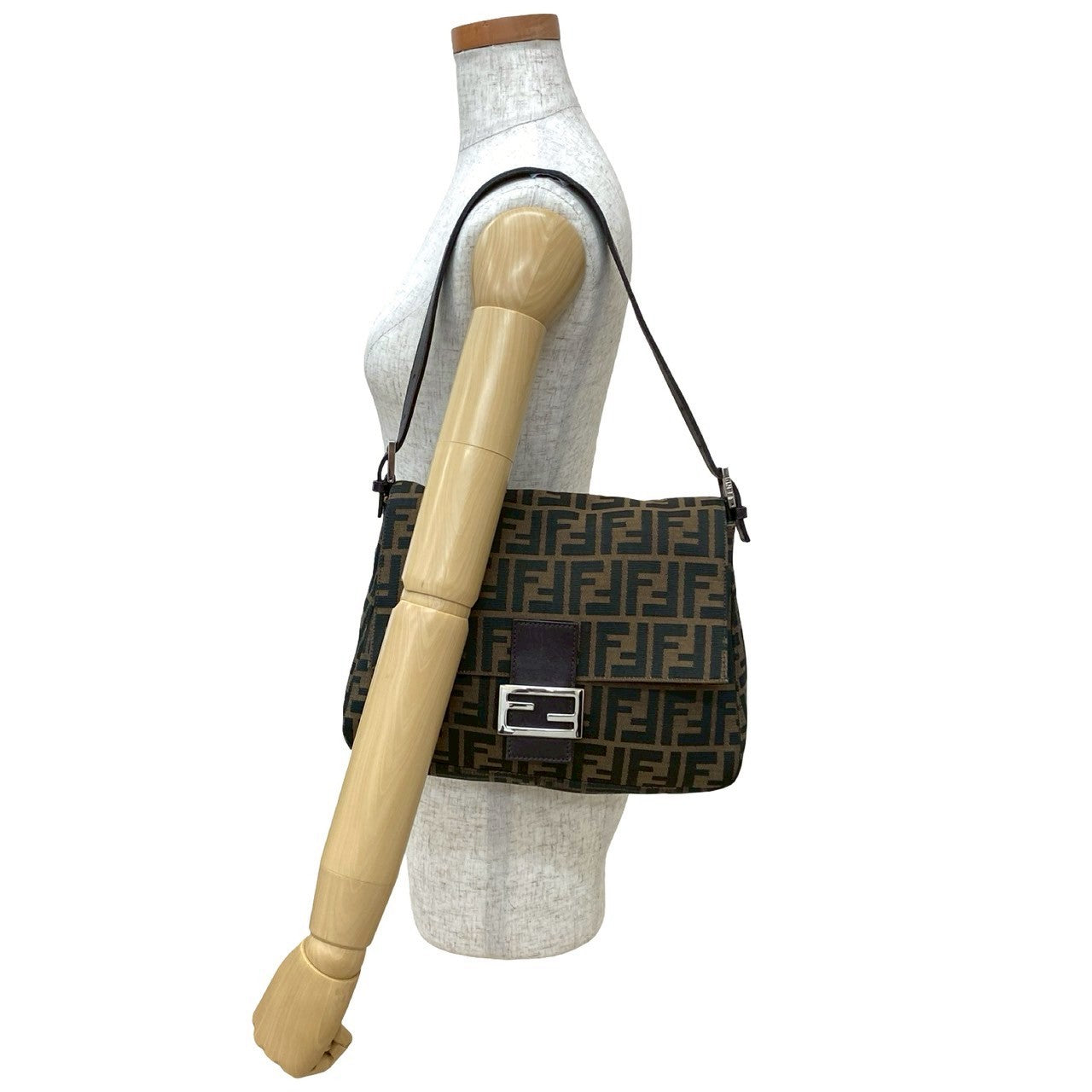 FENDI Shoulder Bag leather Brown Mamma Bucket