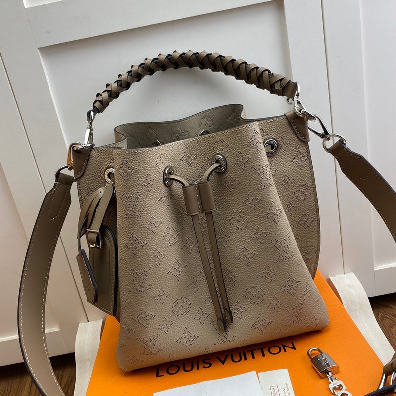 Louis Vuitton Luxury Bags 1833