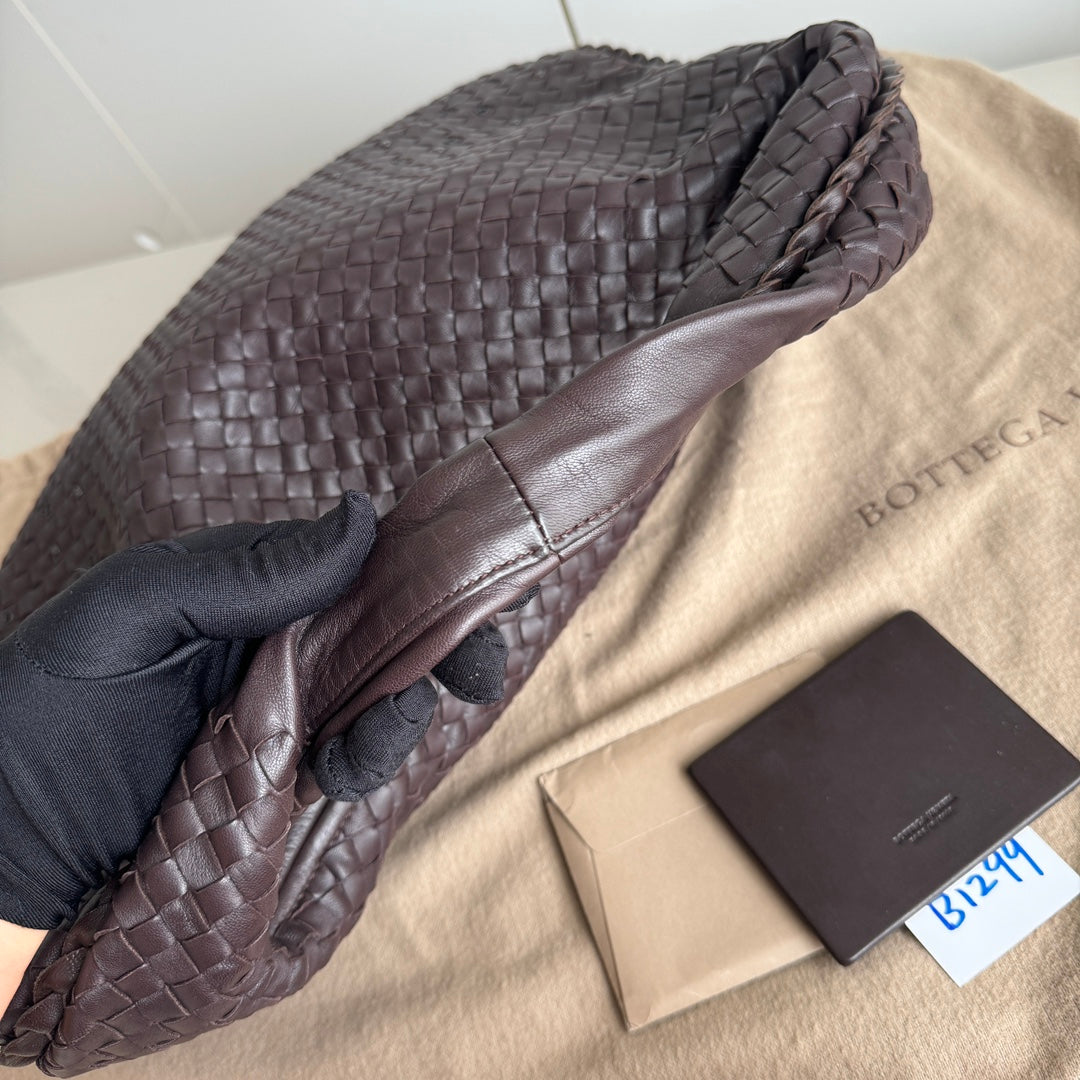 Bottega Veneta Veneta Shoulder Bag - Rovelle Bags