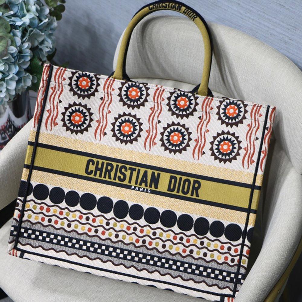 Gucci Book Tote Tote