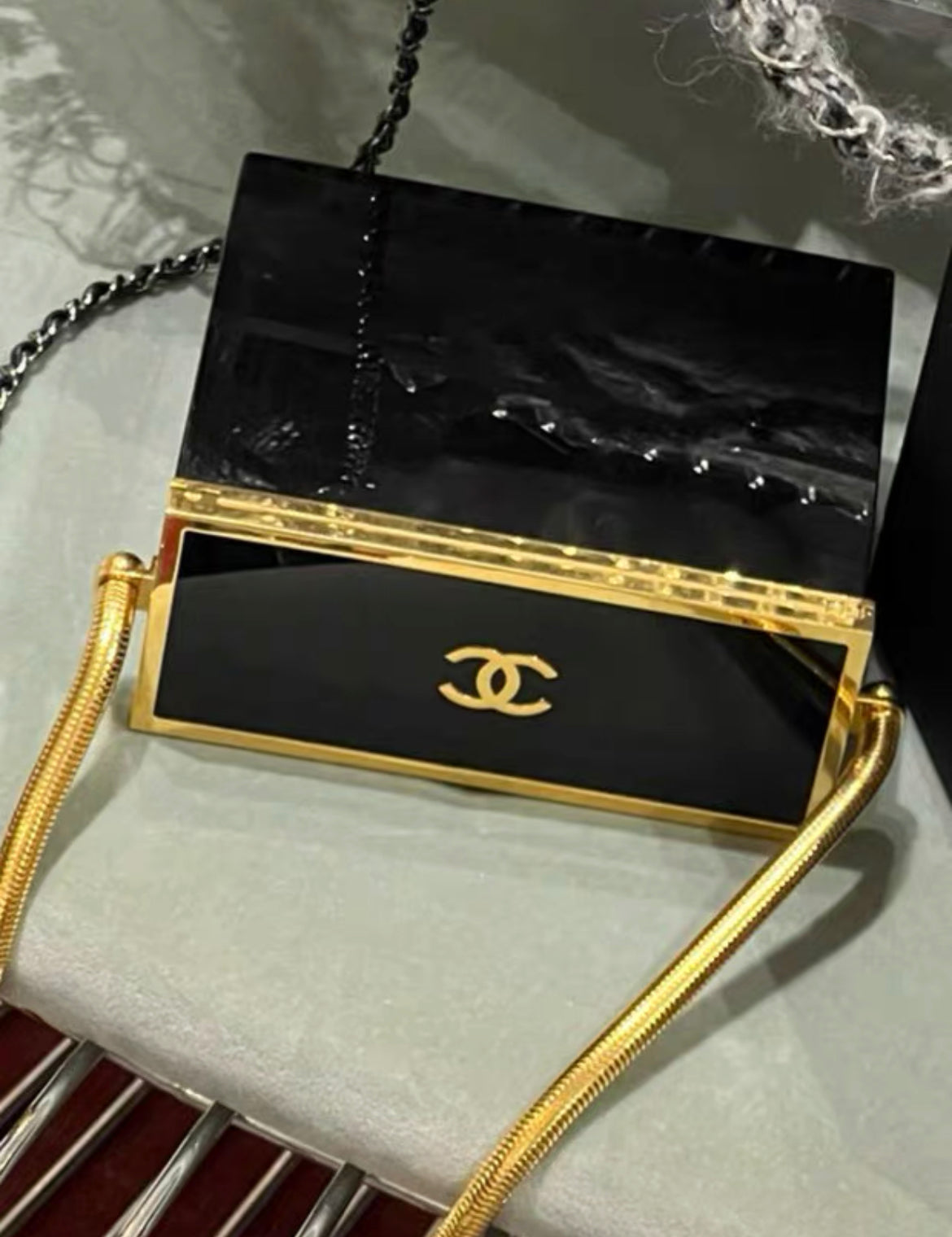 Chanel Chanel 19 Crossbody - Rovelle Bags