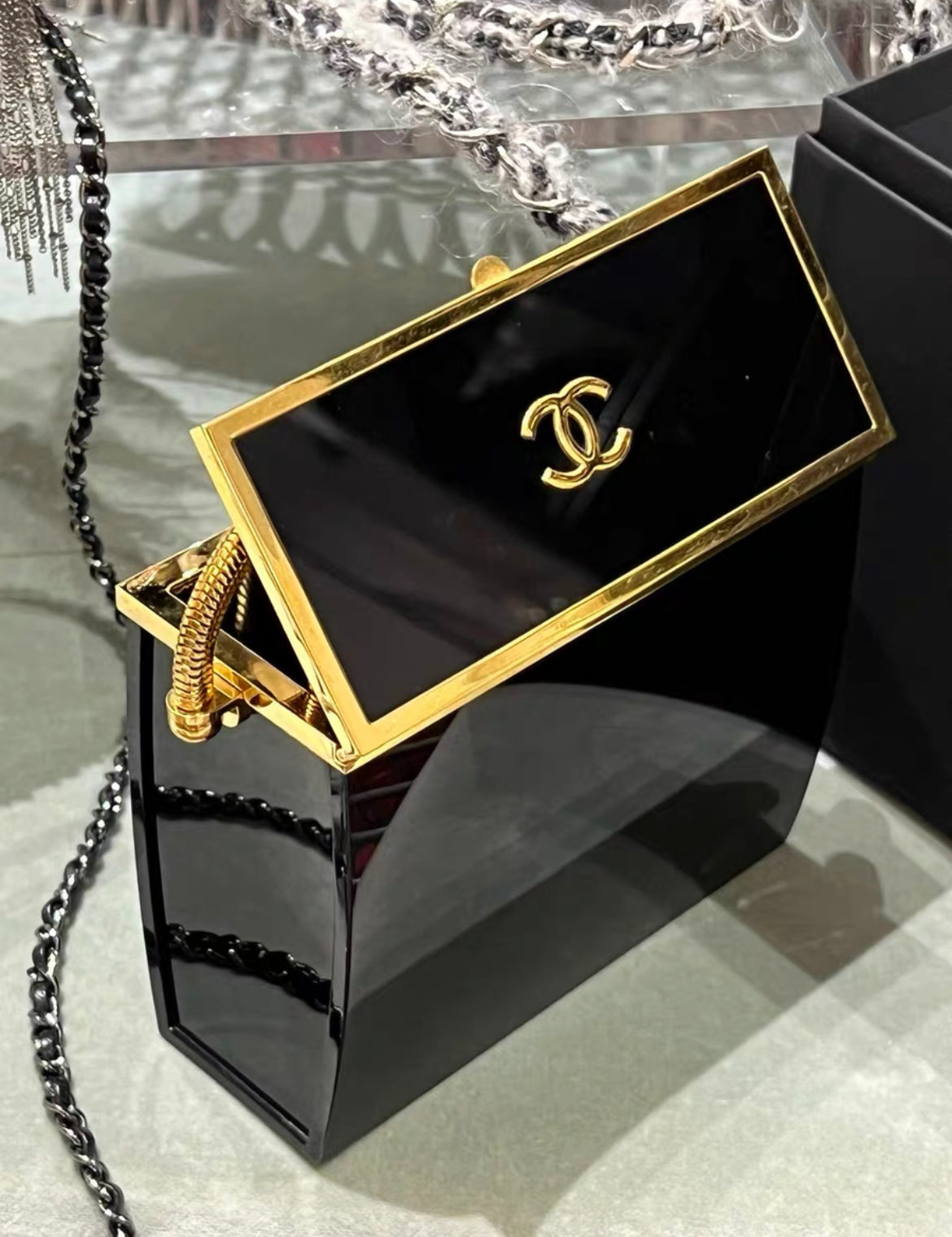 Chanel Chanel 19 Crossbody - Rovelle Bags