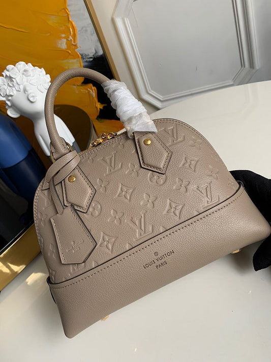 Louis Vuitton Luxury Bags 1853