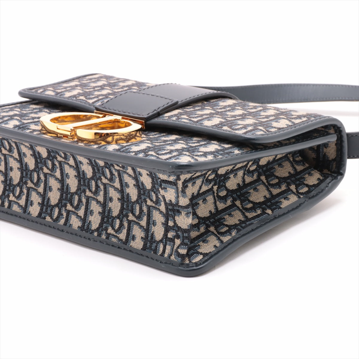Dior 30 Montaigne Shoulder Bag - Rovelle Bags