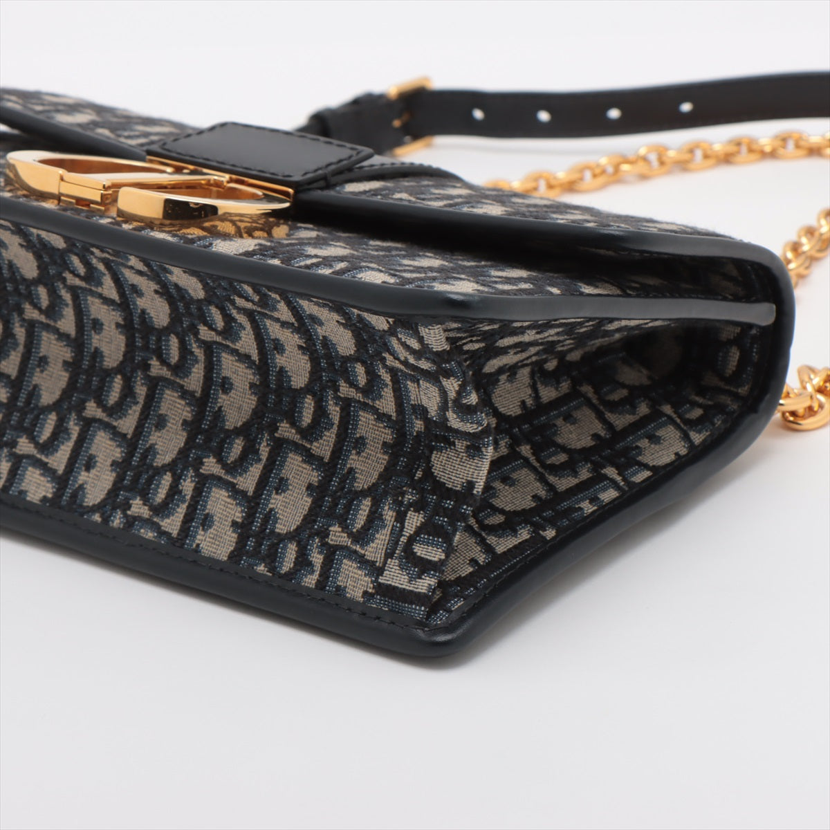 Dior 30 Montaigne Shoulder Bag - Rovelle Bags