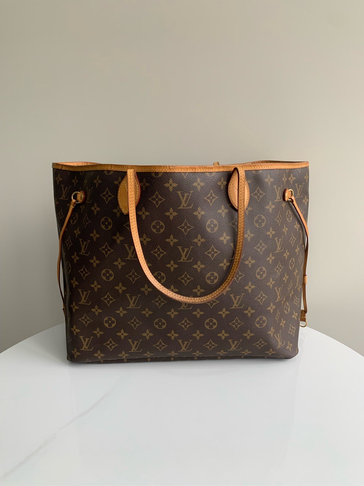LOUIS VUITTON<br>Tote Bag