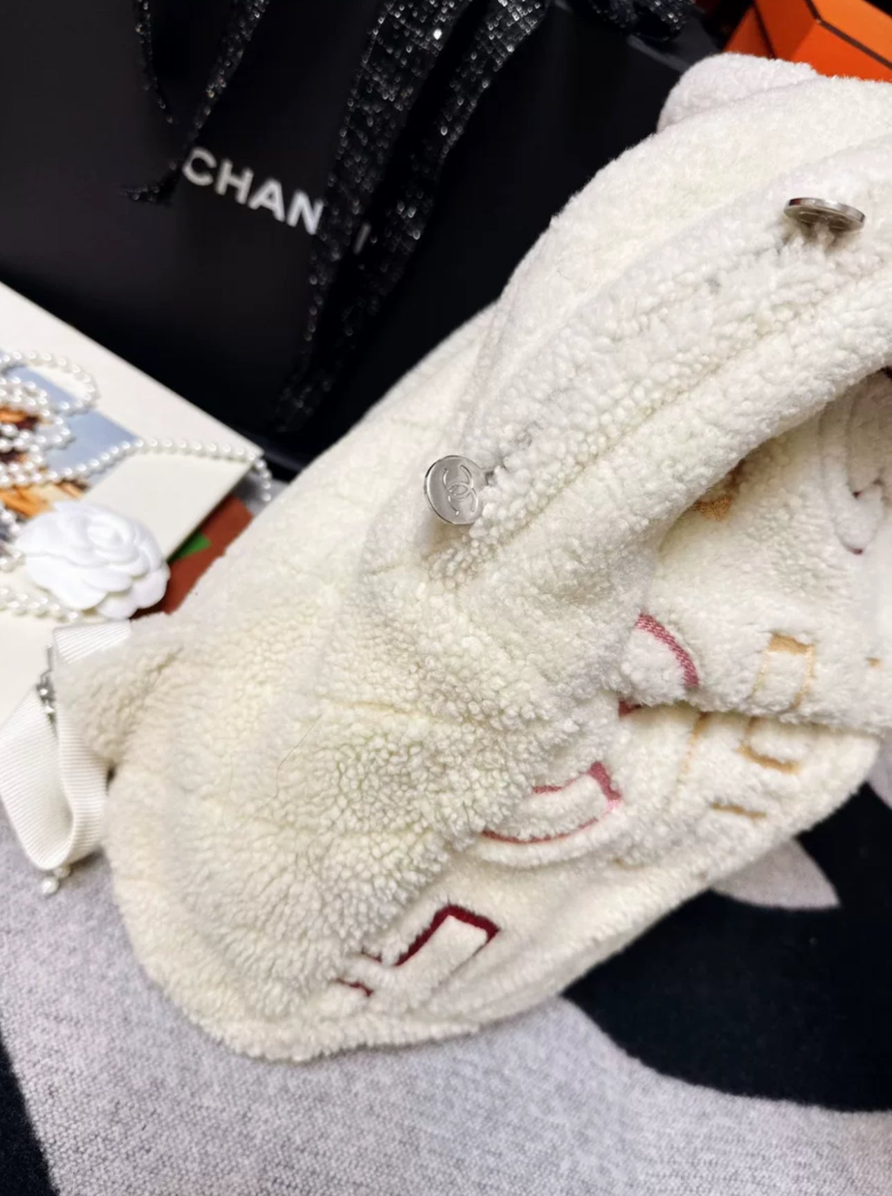 Chanel Chanel 19 Shoulder Bag - Rovelle Bags