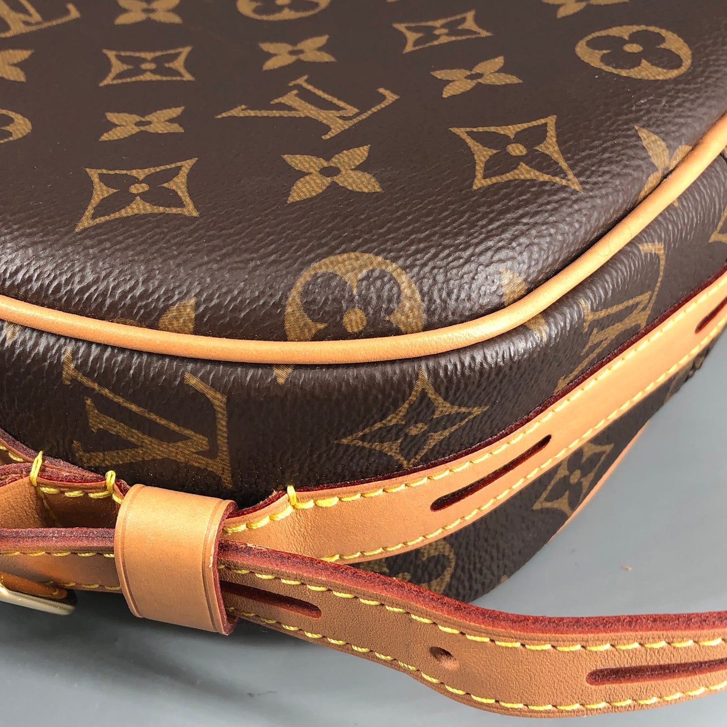 Louis Vuitton Monogram Canvas Boite Chapeau Souple Medium Round Crossbody Bag Brown