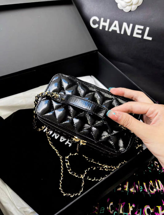 Chanel Chanel 22 Shoulder Bag - Rovelle Bags