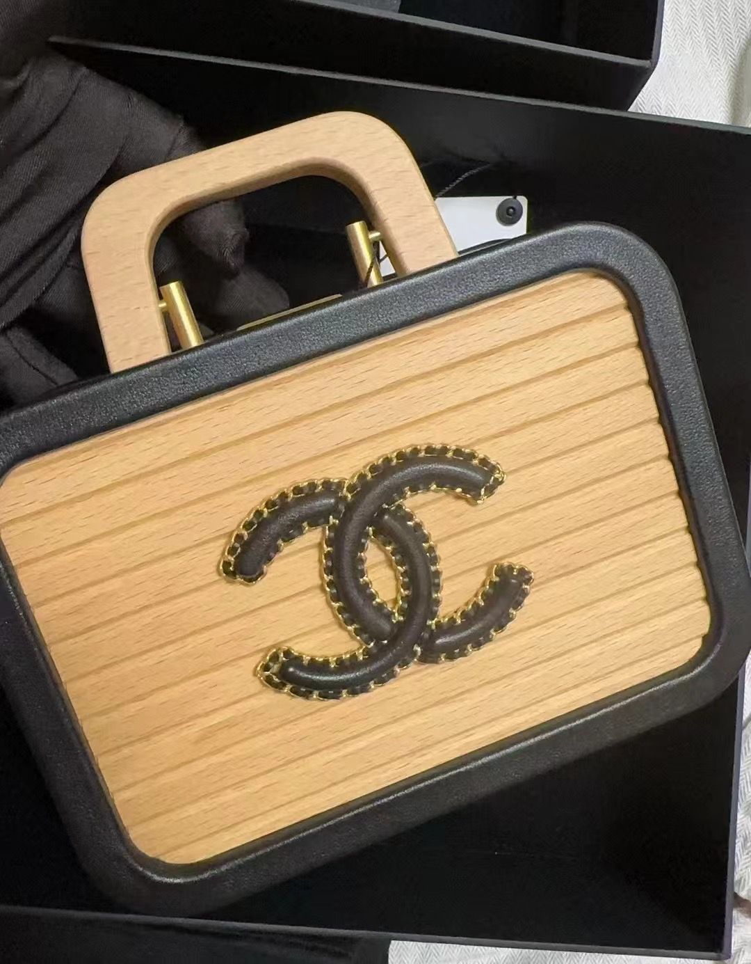 Chanel Chanel 22 Shoulder Bag - Rovelle Bags