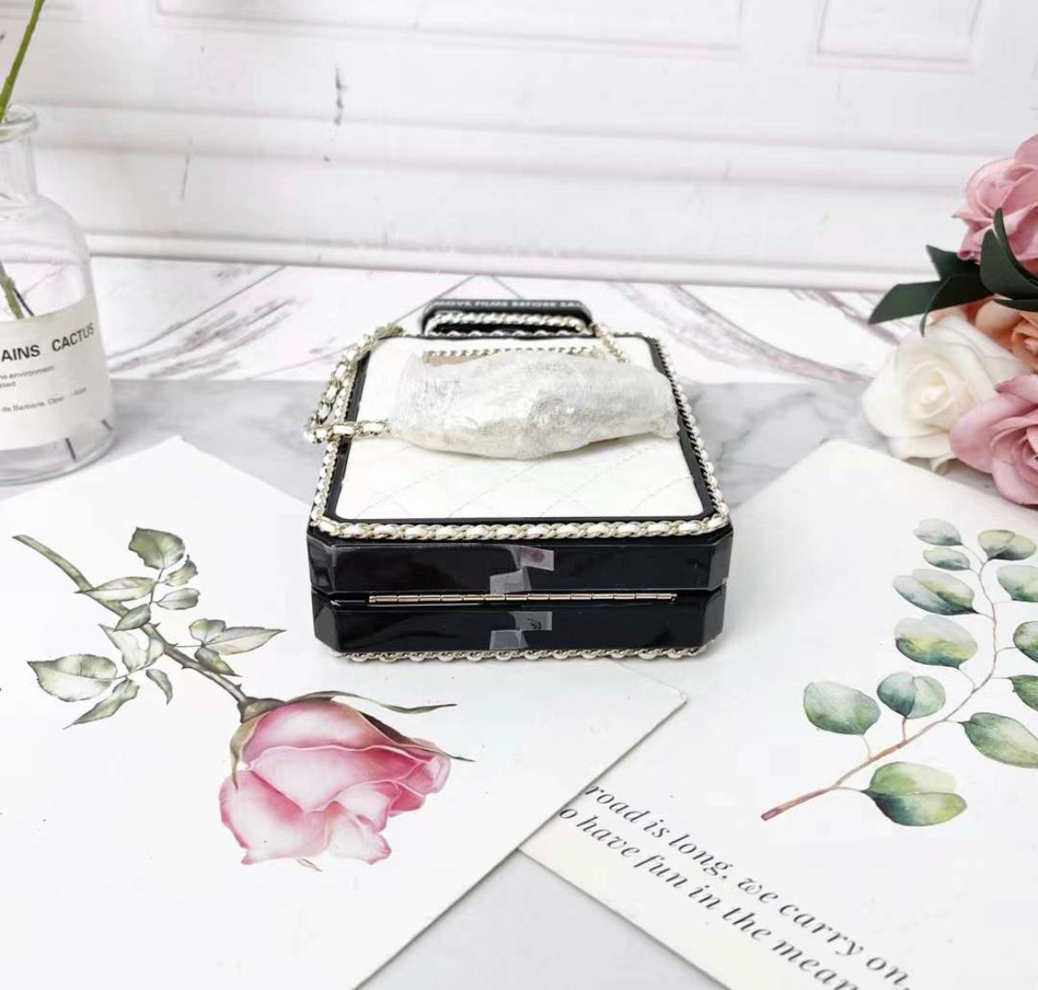 Chanel Chanel 22 Shoulder Bag - Rovelle Bags