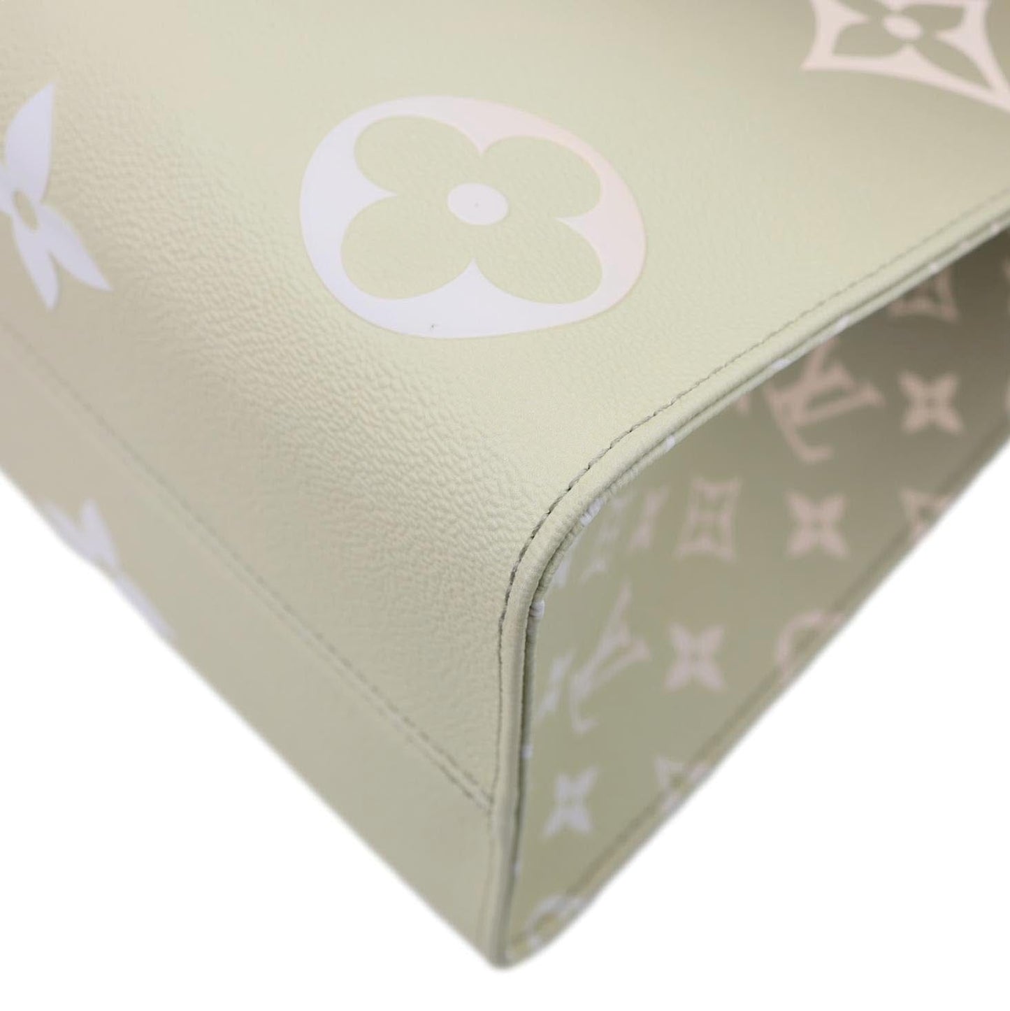 LOUIS VUITTON Onthego MM Giant Monogram Canvas Tote Bag Sunset Khaki