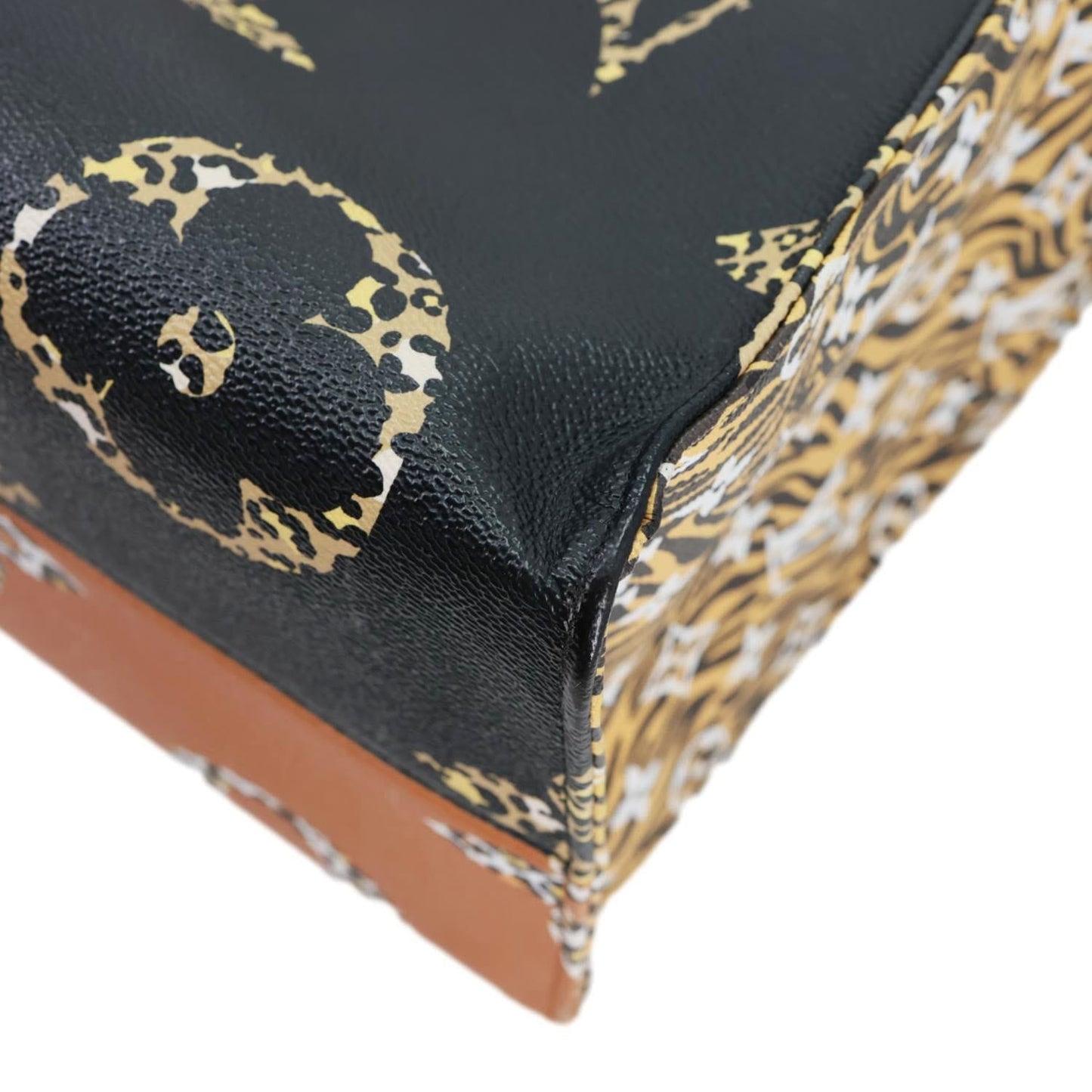 LOUIS VUITTON Onthego Jungle GM Giant Monogram Canvas Tote Shoulder Bag Black
