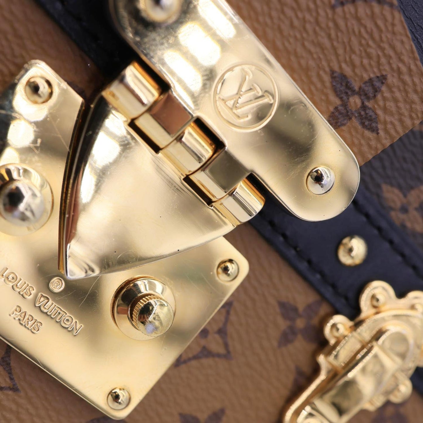 LOUIS VUITTON Trunk Clutch Reverse Monogram Crossbody Bag Brown