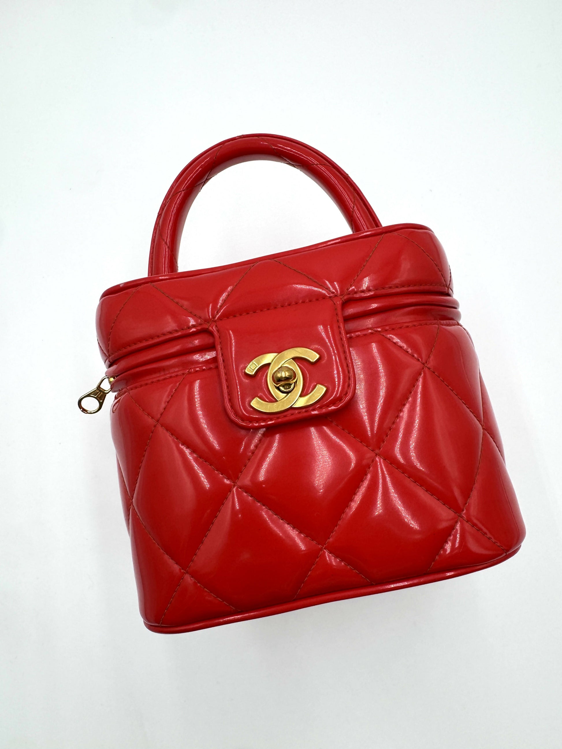 Chanel Chanel 19 Shoulder Bag - Rovelle Bags