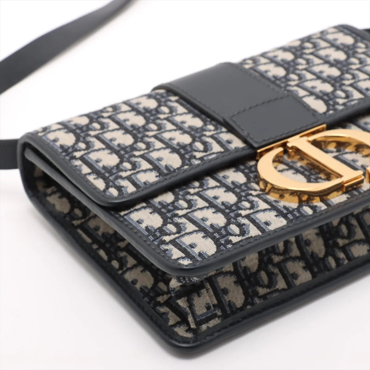 Dior 30 Montaigne Shoulder Bag - Rovelle Bags