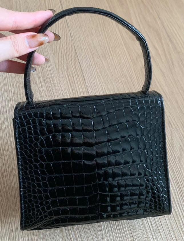 Chanel Chanel 19 Shoulder Bag - Rovelle Bags