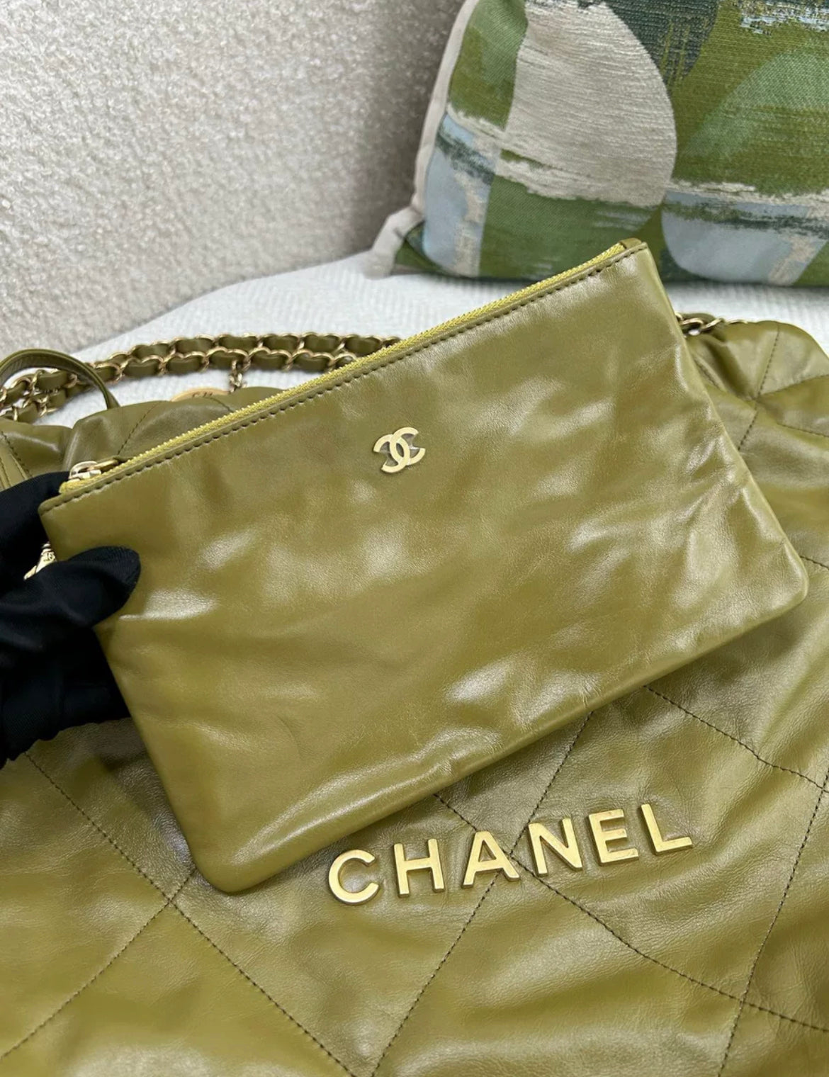 Chanel Chanel 22 Shoulder Bag - Rovelle Bags