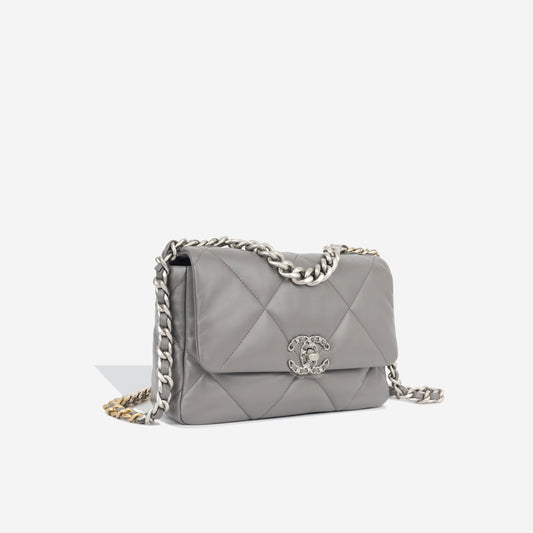 Chanel Chanel 19 Shoulder Bag - Rovelle Bags
