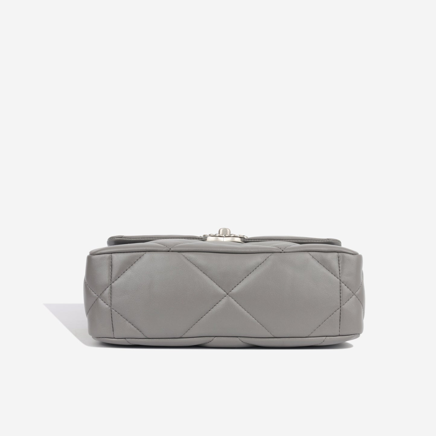 Chanel Chanel 19 Shoulder Bag - Rovelle Bags