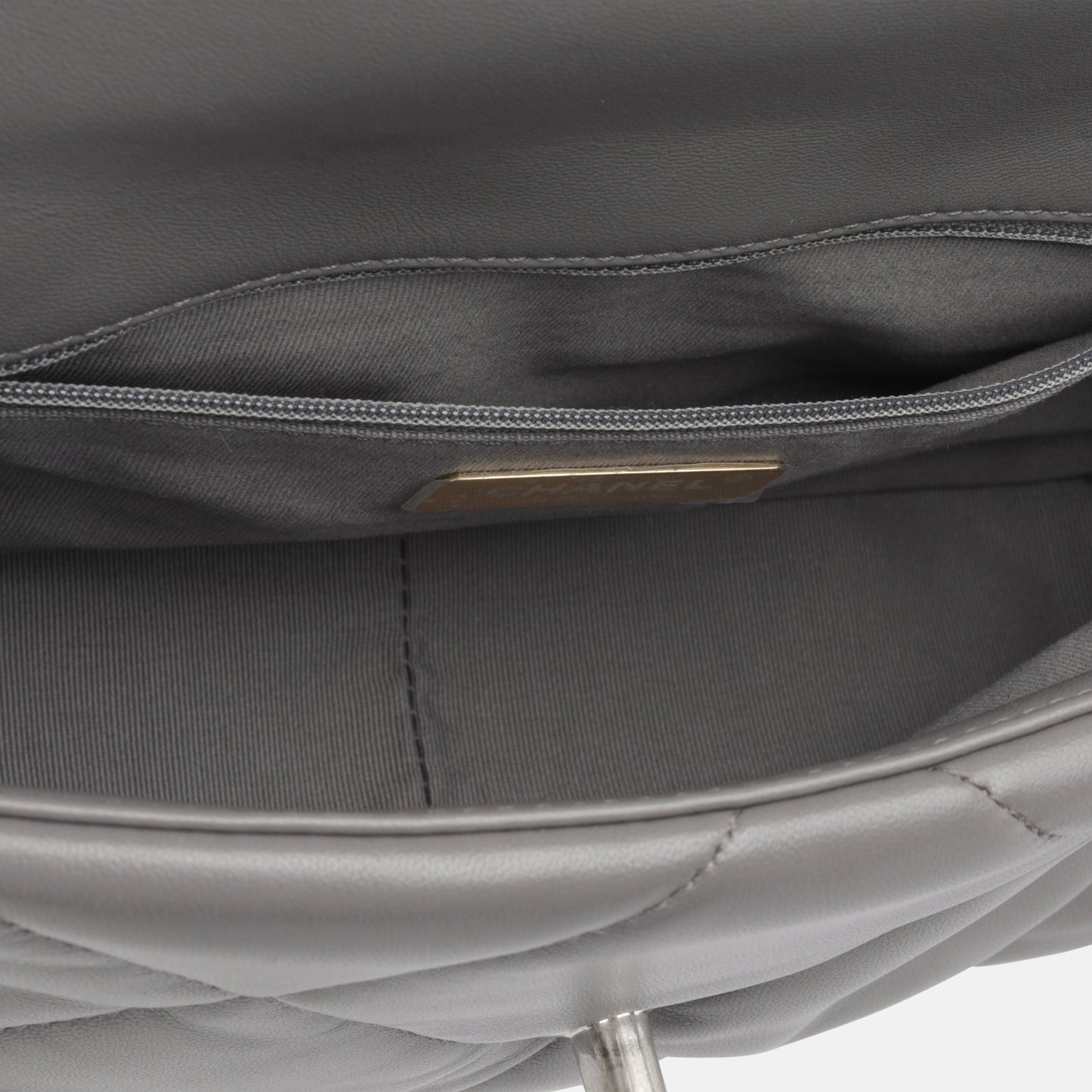 Chanel Chanel 19 Shoulder Bag - Rovelle Bags
